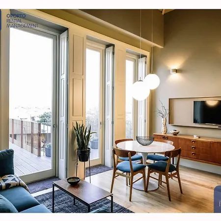 Orm - Almada Terrace Apartment