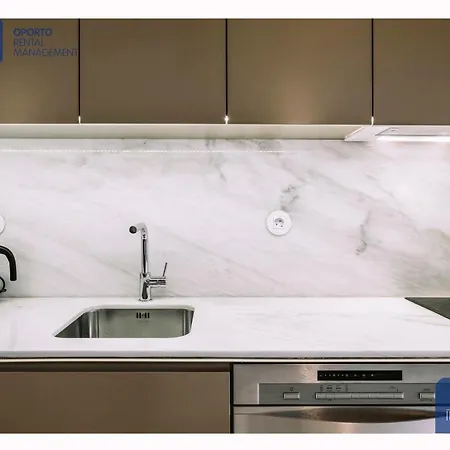 Orm - Almada Terrace Apartment *